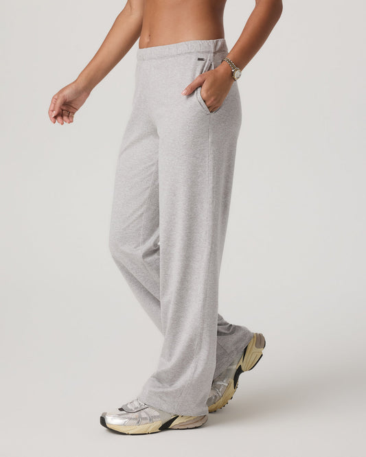 Women's Halo Modern Straight Leg Pant-Short Pale Grey | Vuori outlet