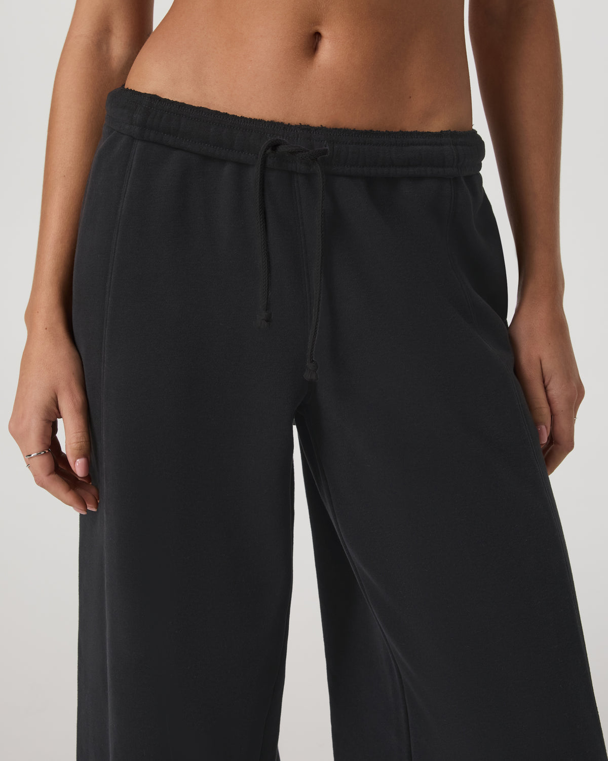 Sedona Barrel Sweatpant Women's Black Relaxed Fit Pants | Vuori online