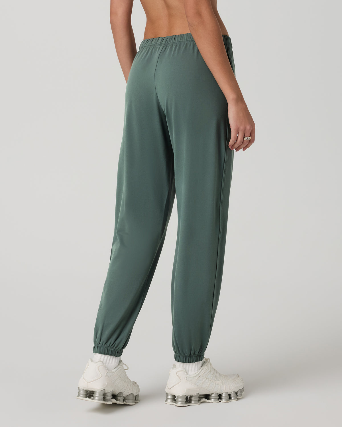 Halo Modern Sweatpant Women's Agate Green Sweatpant | Vuori shop