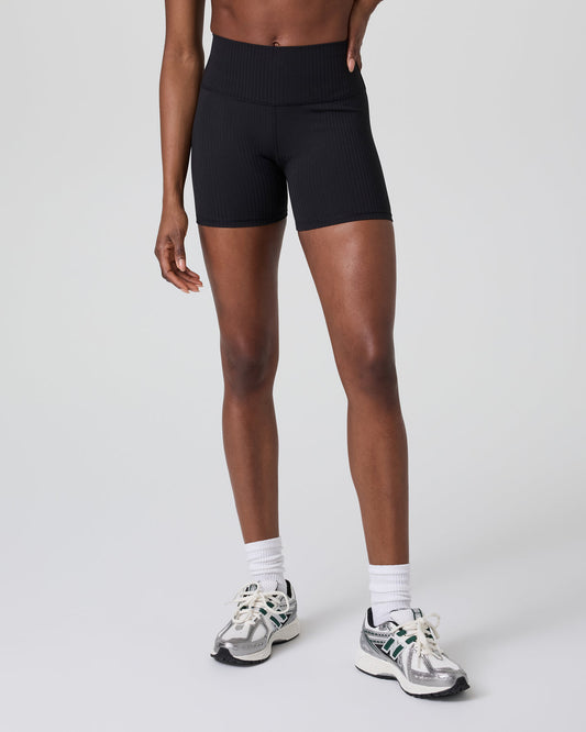 Inversion Rib Short Black | Vuori online
