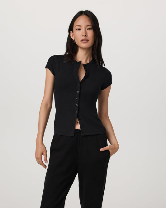 Short Sleeve Pose Button Up Women's Black Crewneck| Vuori | Vuori shop
