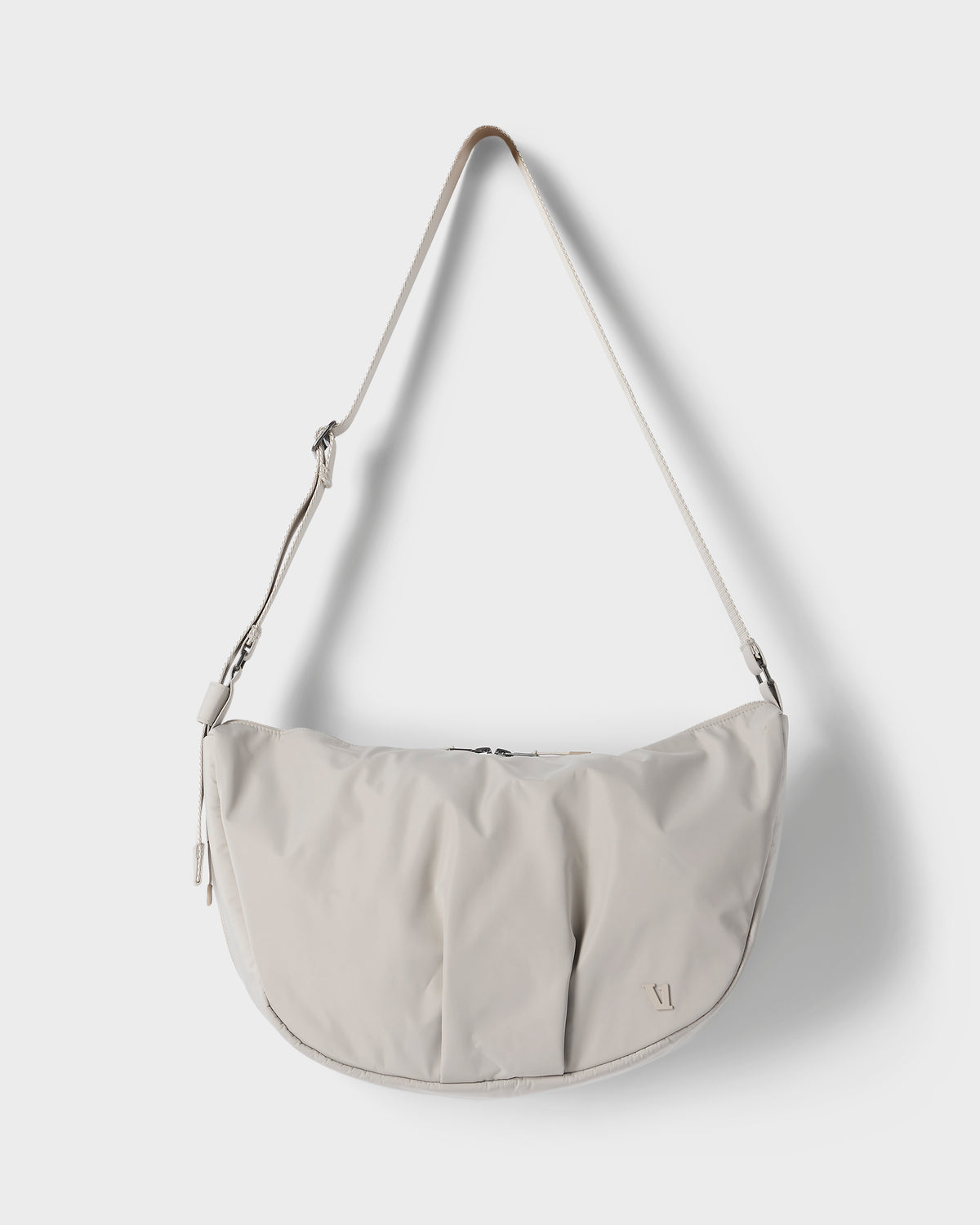 Vuori Carryall Stylish Dark Salt Modern Crescent Bag | Vuori for sale