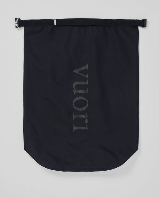 Packable Travel Bag Lightweight Black Roll Top Bag | Vuori online