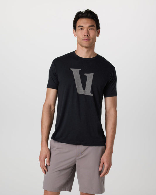 V1 Logo Tee Men's Black Graphic Tee | Vuori online