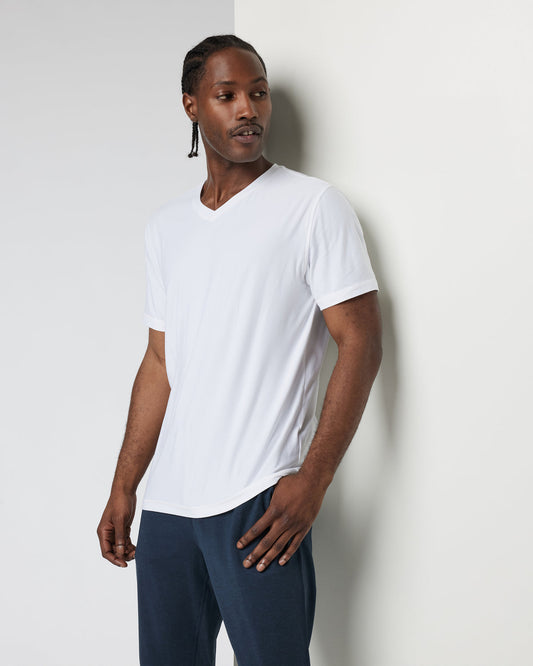 Strato Tech V-Neck Men's White Workout Shirt | Vuori online