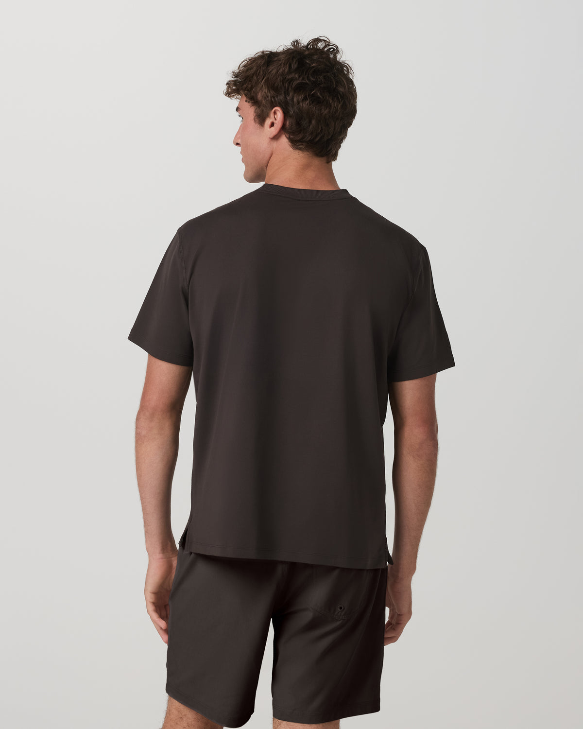Men's Short Sleeve Ponto Pocket Tee - Relaxed Fit Carbon | Vuori sale